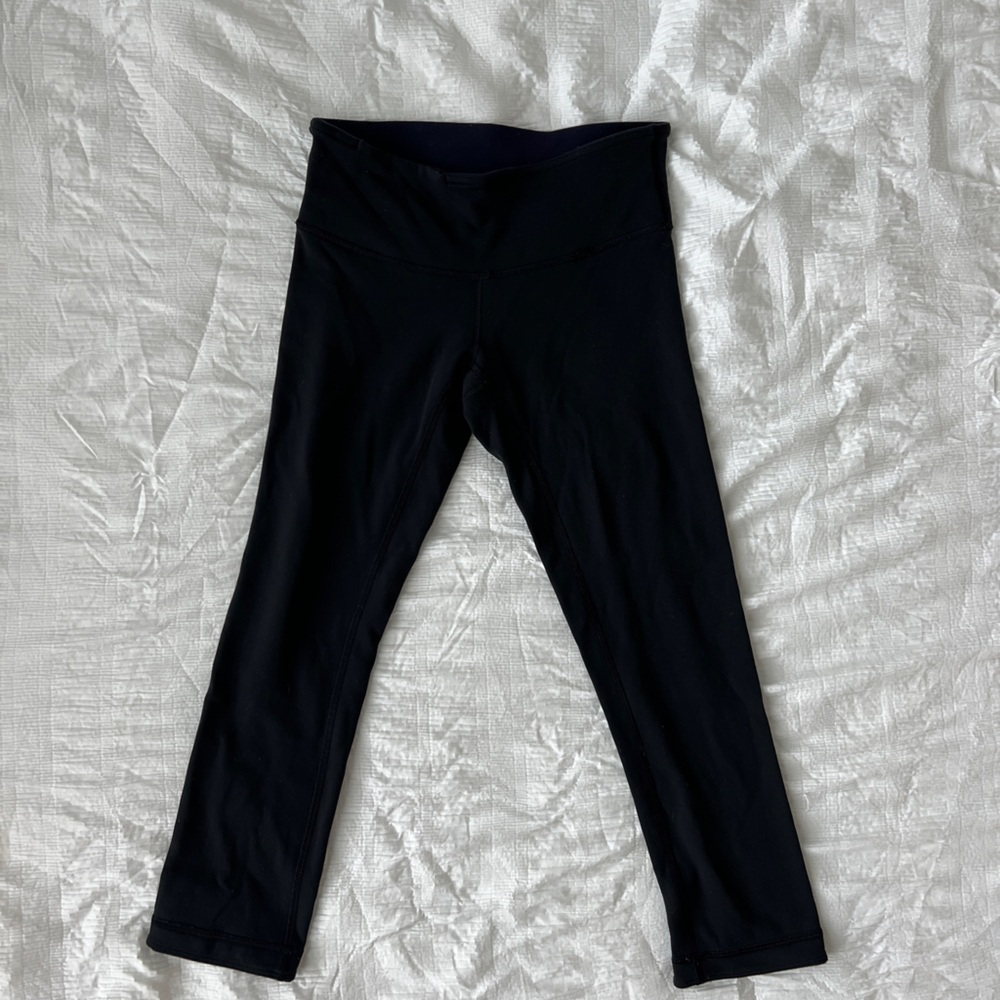LULEMON CAPRI LEGGINGS